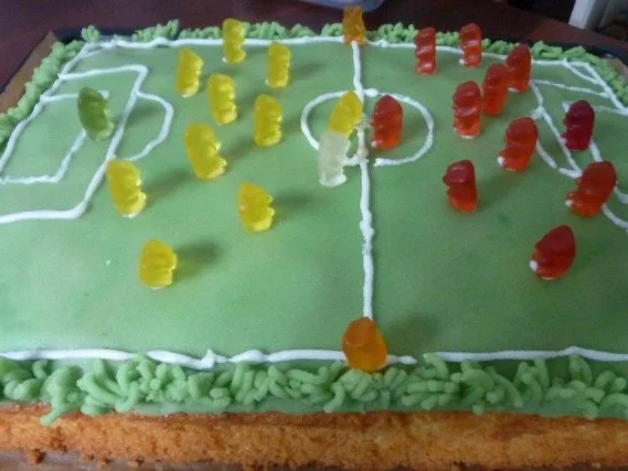 Fußballfeld-Kuchen - Rezept - Bild Nr. 2