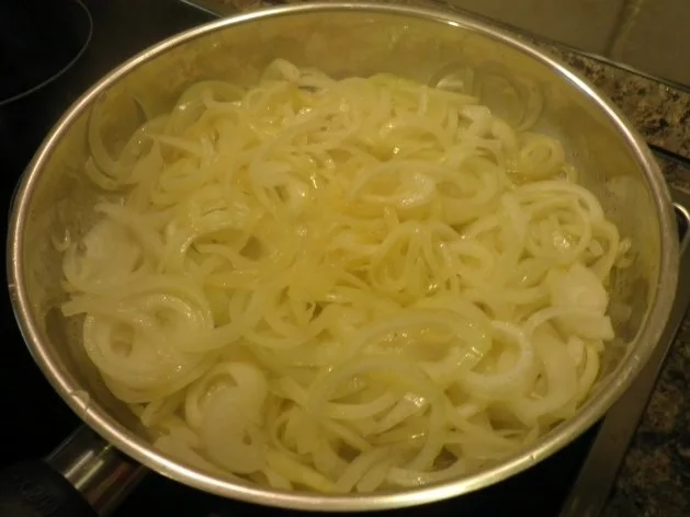 Rezept: Zwiebelschnitzel Bild Nr. 5 Zwiebelschnitzel - Rezept - Bild Nr. 5