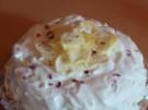 Weiße Schokotorte mit kandierten Rosenblättern - Rezept