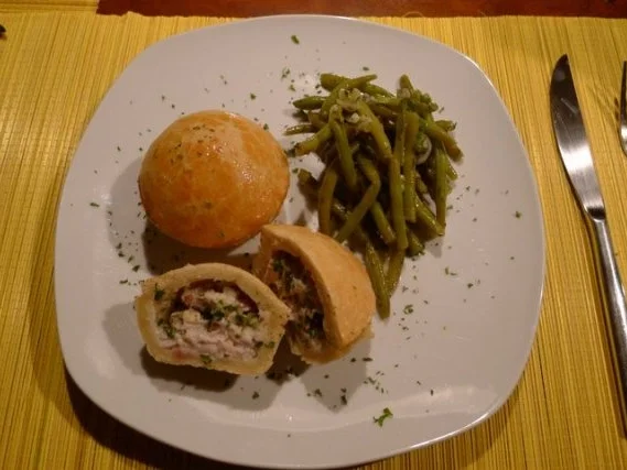 Kleine Fleischpasteten mit grünen Bohnen - Rezept