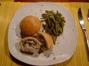 Kleine Fleischpasteten mit grünen Bohnen - Rezept