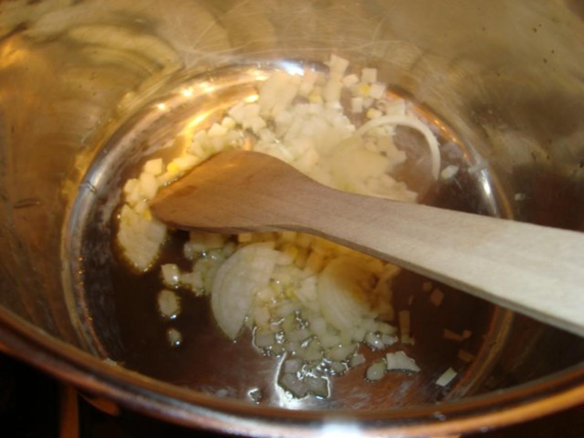 Ajvar-Suppe mit frischen Paprikastückchen - Rezept - Bild Nr. 2