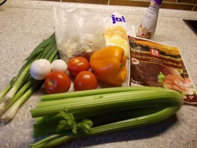 Rezept: Dinkelauflauf mit Staudensellerie und Schinken Bild Nr. 2 Dinkelauflauf mit Staudensellerie und Schinken - Rezept - Bild Nr. 2