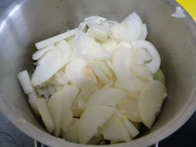 Rezept: Zwiebelgemüse süss-sauer mit Schmackes zu meinen Eisbein/Haxen Zwiebelgemüse süss-sauer mit Schmackes zu meinen Eisbein/Haxen - Rezept