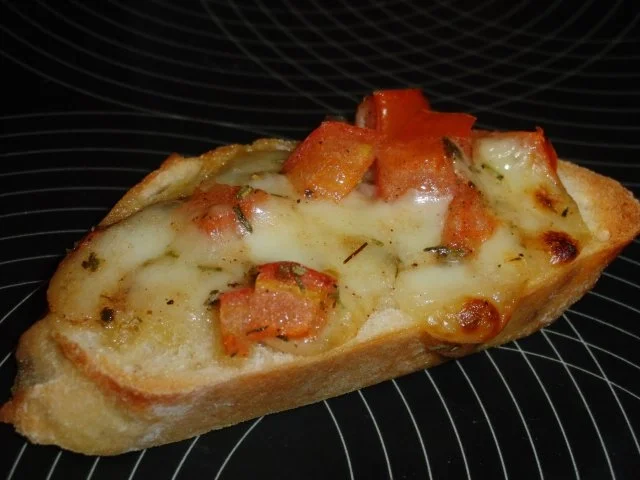 Tomate-Mozzarella Bruschetta - Rezept