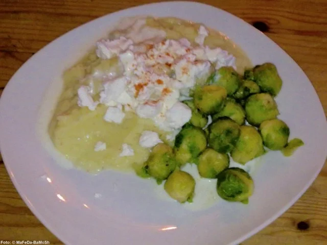 Rezept: Stampfkartoffeln mit Rosenkohl Stampfkartoffeln mit Rosenkohl - Rezept