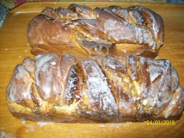 Backstube: Oma Regina s Nusszopf mit feinem Hefeteig - Rezept