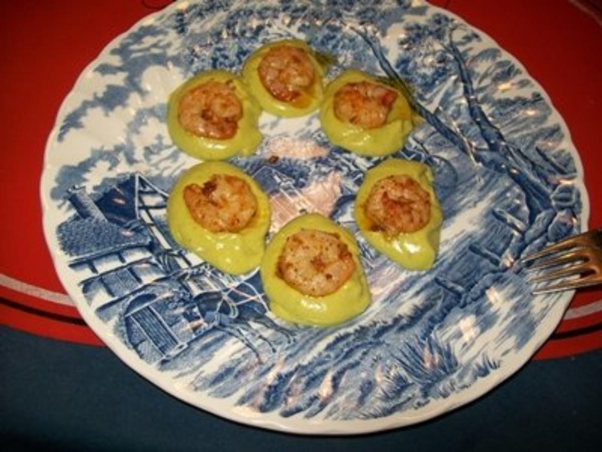 Kleingerichte: Riesengarnelen auf Avocadomayonaise und Kraeuterbaguette
- Rezept By Opaalfred