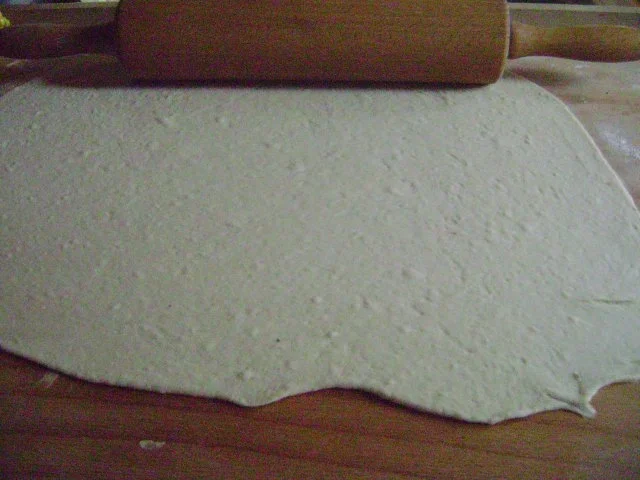 Rezept: Pizza Taschen - Party - Pizzateig gefüllt Pizza Taschen - Party - Pizzateig gefüllt - Rezept