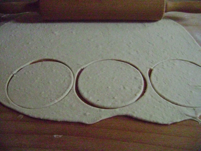 Rezept: Pizza Taschen - Party - Pizzateig gefüllt Bild Nr. 2 Pizza Taschen - Party - Pizzateig gefüllt - Rezept - Bild Nr. 2