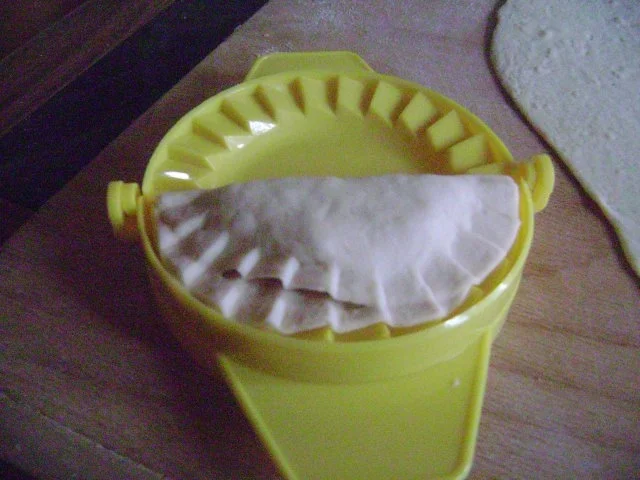 Rezept: Pizza Taschen - Party - Pizzateig gefüllt Bild Nr. 4 Pizza Taschen - Party - Pizzateig gefüllt - Rezept - Bild Nr. 4