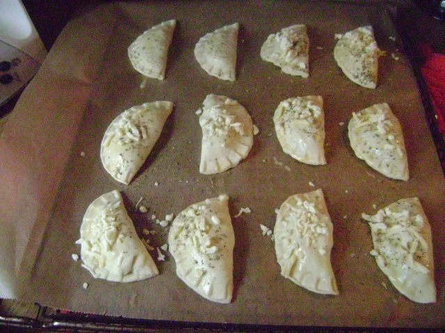 Rezept: Pizza Taschen - Party - Pizzateig gefüllt Bild Nr. 5 Pizza Taschen - Party - Pizzateig gefüllt - Rezept - Bild Nr. 5