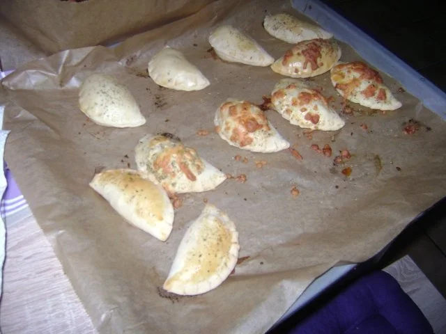 Rezept: Pizza Taschen - Party - Pizzateig gefüllt Bild Nr. 6 Pizza Taschen - Party - Pizzateig gefüllt - Rezept - Bild Nr. 6