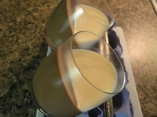 Rezept: Schokoladen - Panna Cotta schwarz/weiß mit Himbeersoße Bild Nr. 5 Schokoladen - Panna Cotta schwarz/weiß mit Himbeersoße - Rezept - Bild Nr. 5