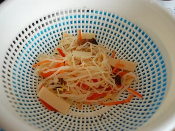 Rezept: China Rollen mit Fisch Bild Nr. 6 China Rollen mit Fisch - Rezept - Bild Nr. 6