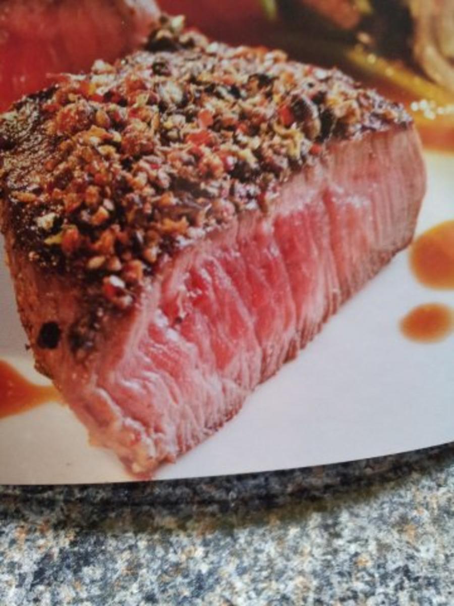 Rinderfilet in Balsamicosirup mit Sesamgemüse - Rezept - kochbar.de