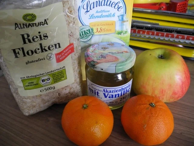 Rezept: Dessert : Milchreis an heißen karamelisierten Apfel-Clementinen-Obst Bild Nr. 2 Dessert : Milchreis an heißen karamelisierten Apfel-Clementinen-Obst - Rezept - Bild Nr. 2