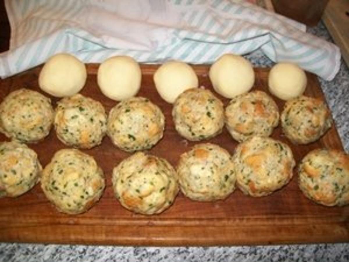 Bilder für Knödel-Beilagen: Opa's Semmelkliess - Rezept