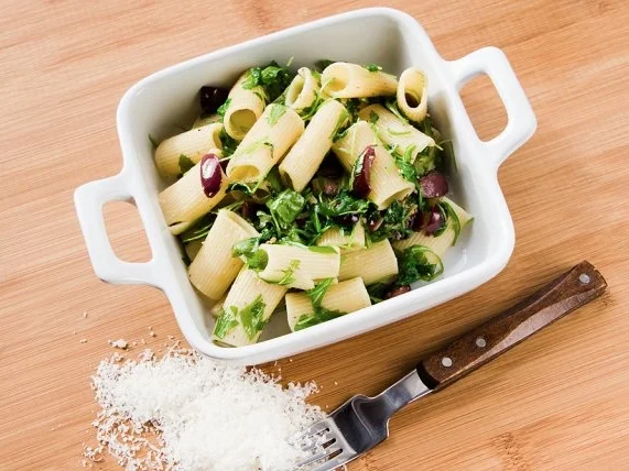 Rezept: Pasta mit Oliven und Rucola Bild Nr. 3 Pasta mit Oliven und Rucola - Rezept - Bild Nr. 3