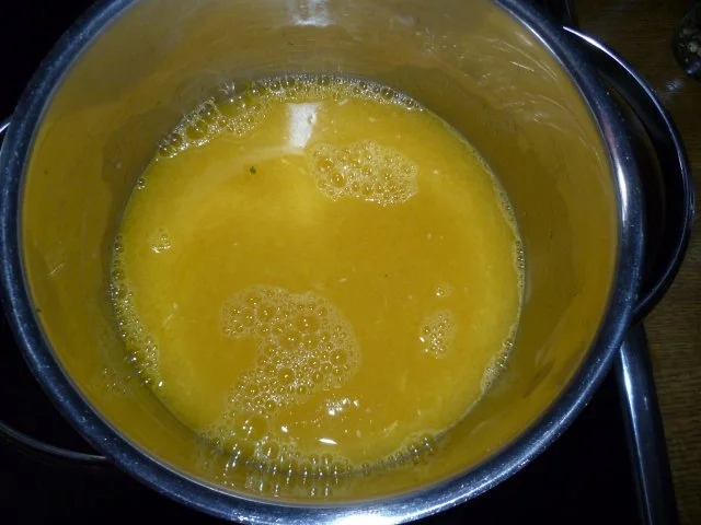 Weiße Kaffeemousse mit marinierter Grapefruit - Rezept - Bild Nr. 3