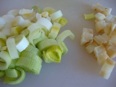 Rezept: Steinpilzsuppe mit Gemüseeinlage und Käsecrouton´s Bild Nr. 7 Steinpilzsuppe mit Gemüseeinlage und Käsecrouton´s - Rezept - Bild Nr. 7