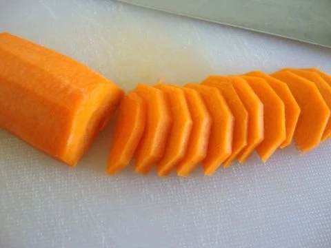 Rezept: Steinpilzsuppe mit Gemüseeinlage und Käsecrouton´s Bild Nr. 9 Steinpilzsuppe mit Gemüseeinlage und Käsecrouton´s - Rezept - Bild Nr. 9