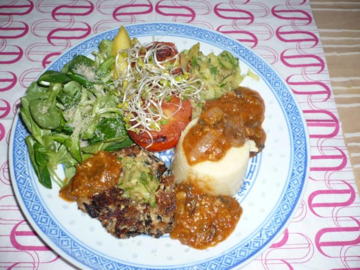 Hirse, Zucchini, vegane  Boulette, Pilzsosse, Fedsalat, Sprossen - Rezept - Bild Nr. 2