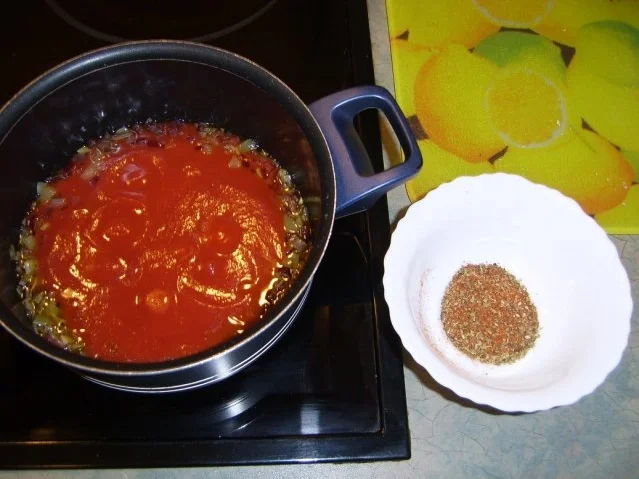 Salamipizza mit käsegefüllten Teigrand - Rezept - Bild Nr. 11