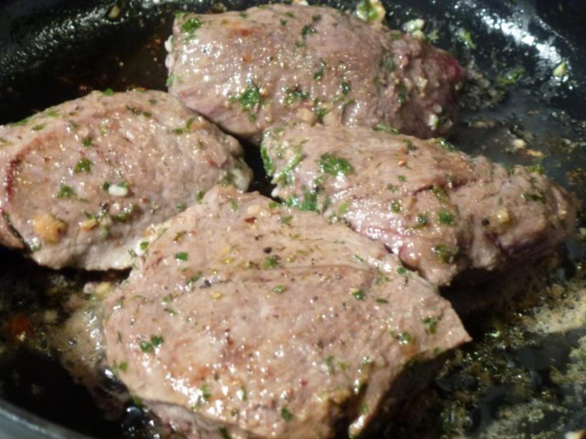 Hirschsteaks mit Weißweinpilzsauce - Rezept - Bild Nr. 6