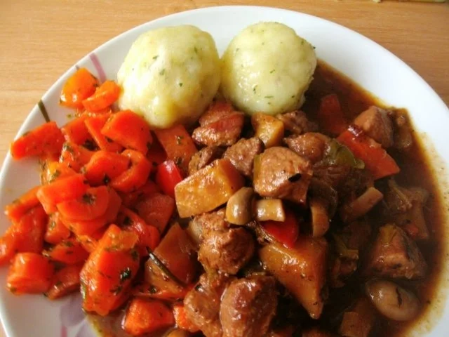Schweinegulasch aus der Keule - Rezept - Bild Nr. 11