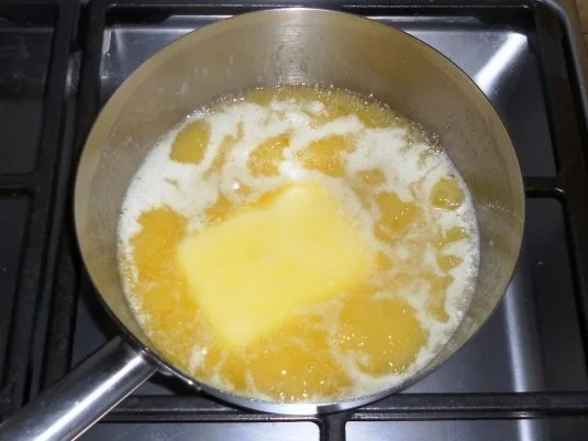 Rezept: Reines Butterschmalz à la "Oòrndrasch", selbst hergestellt und viel besser als gekauftes. Bild Nr. 5 Reines Butterschmalz à la "Oòrndrasch", selbst hergestellt und viel besser als gekauftes. - Rezept - Bild Nr. 5