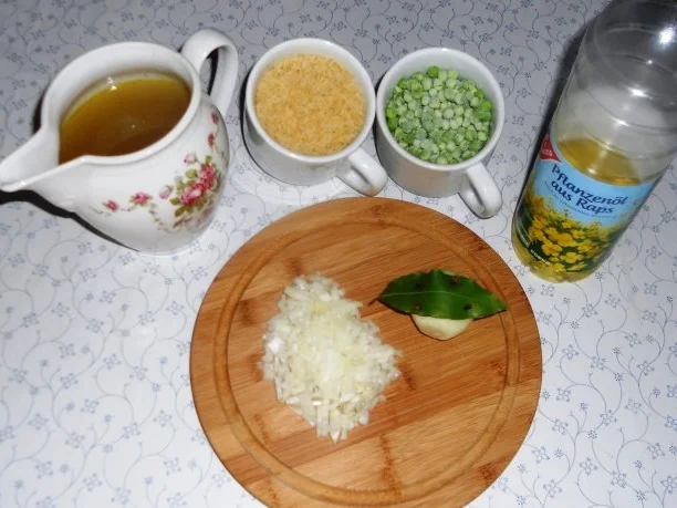"Risi-Pisi" à la "Oòrndrasch". Ein locker, körniger Reis mit jungen Erbsen (Rzpt. um 1976) - Rezept - Bild Nr. 2