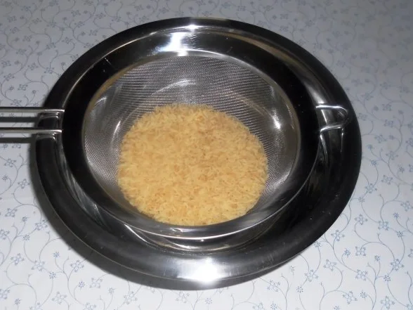 "Risi-Pisi" à la "Oòrndrasch". Ein locker, körniger Reis mit jungen Erbsen (Rzpt. um 1976) - Rezept - Bild Nr. 3