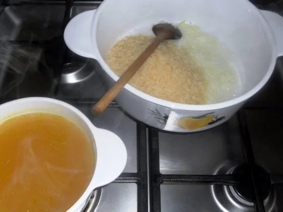 "Risi-Pisi" à la "Oòrndrasch". Ein locker, körniger Reis mit jungen Erbsen (Rzpt. um 1976) - Rezept - Bild Nr. 10