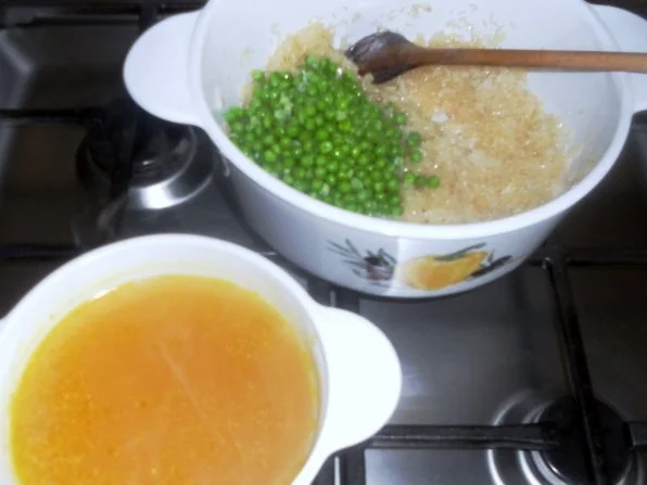 "Risi-Pisi" à la "Oòrndrasch". Ein locker, körniger Reis mit jungen Erbsen (Rzpt. um 1976) - Rezept - Bild Nr. 12