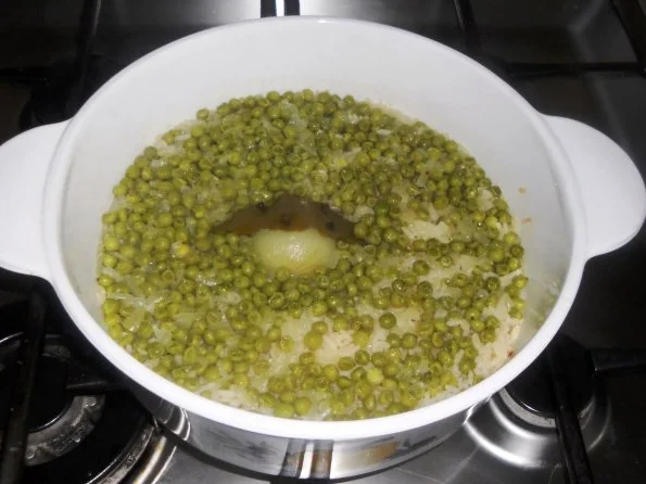 "Risi-Pisi" à la "Oòrndrasch". Ein locker, körniger Reis mit jungen Erbsen (Rzpt. um 1976) - Rezept - Bild Nr. 18