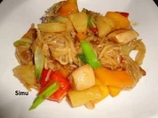Wok-Hähnchen mit Ananas und Paprika - Rezept