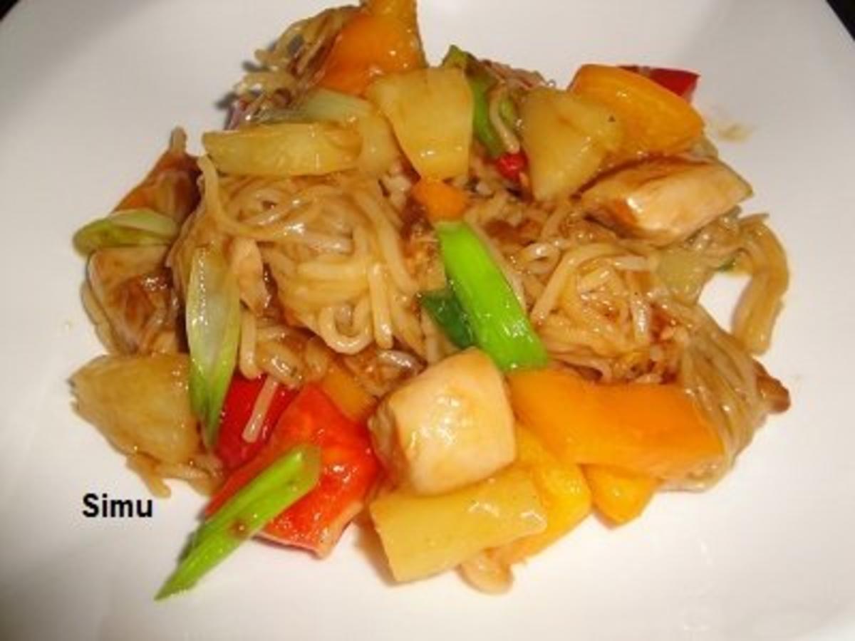 Bilder für Wok-Hähnchen mit Ananas und Paprika - Rezept