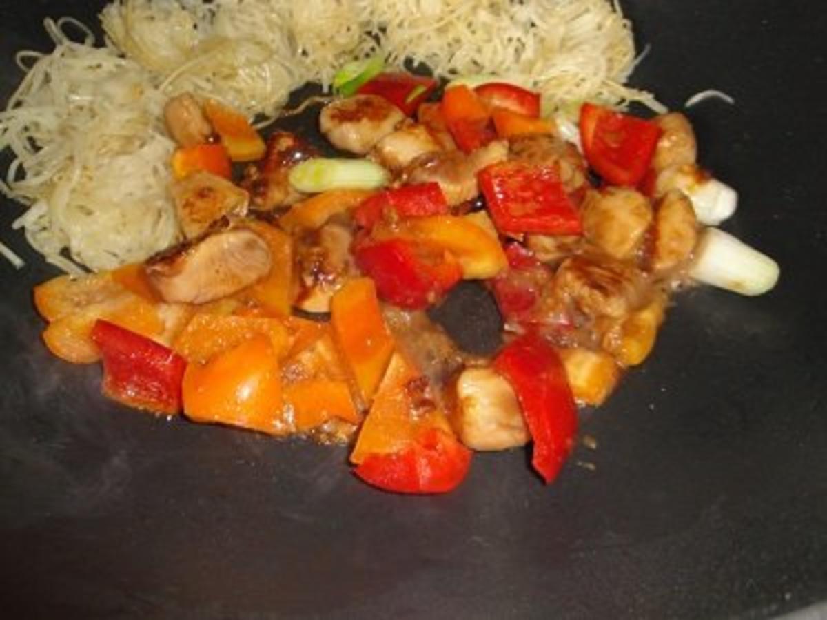 Wok-Hähnchen mit Ananas und Paprika - Rezept - Bild Nr. 6