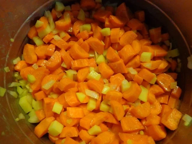 Curry-Ingwer-Möhrensuppe mit Kokos Flavour - Rezept - Bild Nr. 3