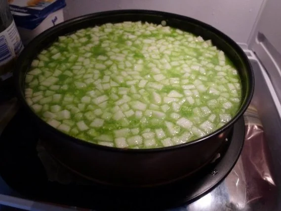 Torte von Crème fraîche und grünem Apfel - Rezept - Bild Nr. 2