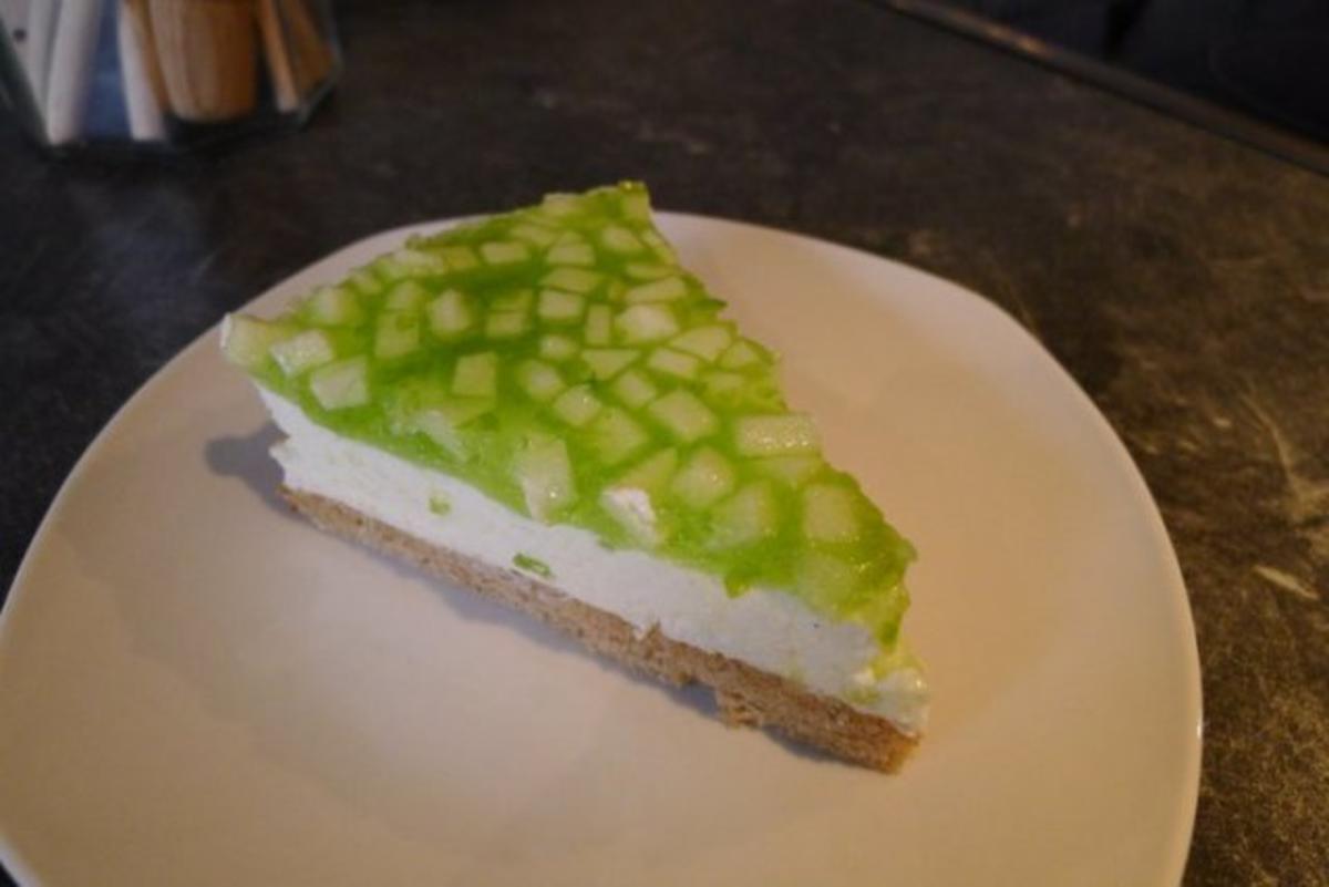 Torte von Crème fraîche und grünem Apfel - Rezept - kochbar.de