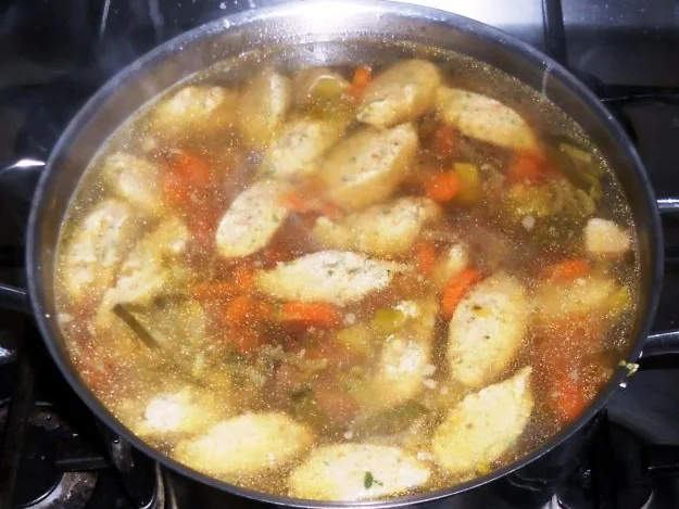 "Oma - Friede`s" klare Rindfleischsuppe mit Schwemmklößchen und Reis (Rzpt. um 1920) - Rezept - Bild Nr. 22