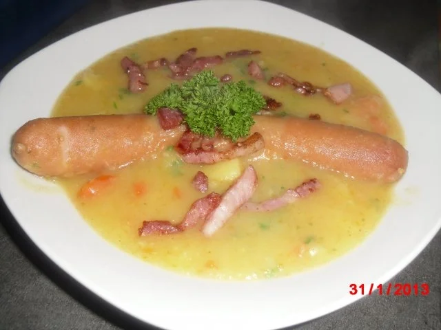 Kartoffelsuppe mit Würstchen, - Rezept - Bild Nr. 2