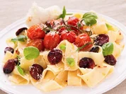 Pasta mit Chorizo, Tomaten, Chili und Mozzarella - Rezept