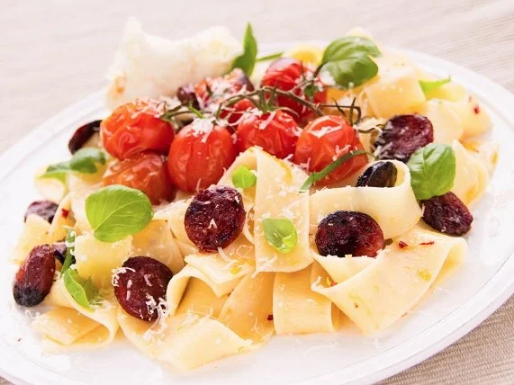 Pasta mit Chorizo, Tomaten, Chili und Mozzarella - Rezept - Bild Nr. 4