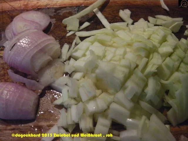 Rezept: Asiatische Teigtaschen mit Bohnensprossensalat Bild Nr. 3 Asiatische Teigtaschen mit Bohnensprossensalat - Rezept - Bild Nr. 3