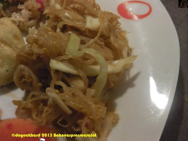 Rezept: Asiatische Teigtaschen mit Bohnensprossensalat Bild Nr. 10 Asiatische Teigtaschen mit Bohnensprossensalat - Rezept - Bild Nr. 10