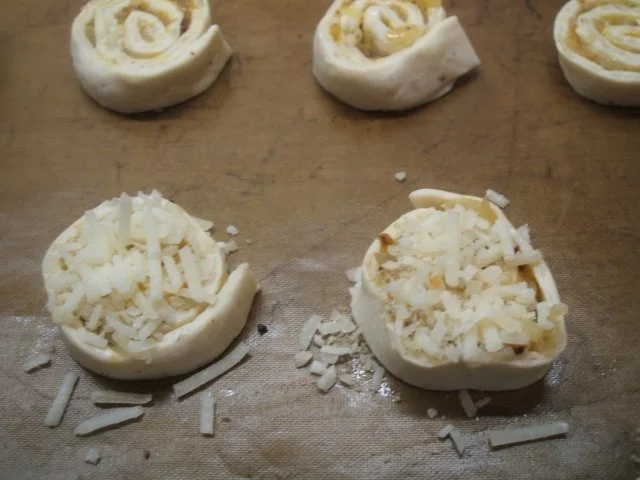 Rezept: Fingerfood: Käs-Schneckers Bild Nr. 9 Fingerfood: Käs-Schneckers - Rezept - Bild Nr. 9