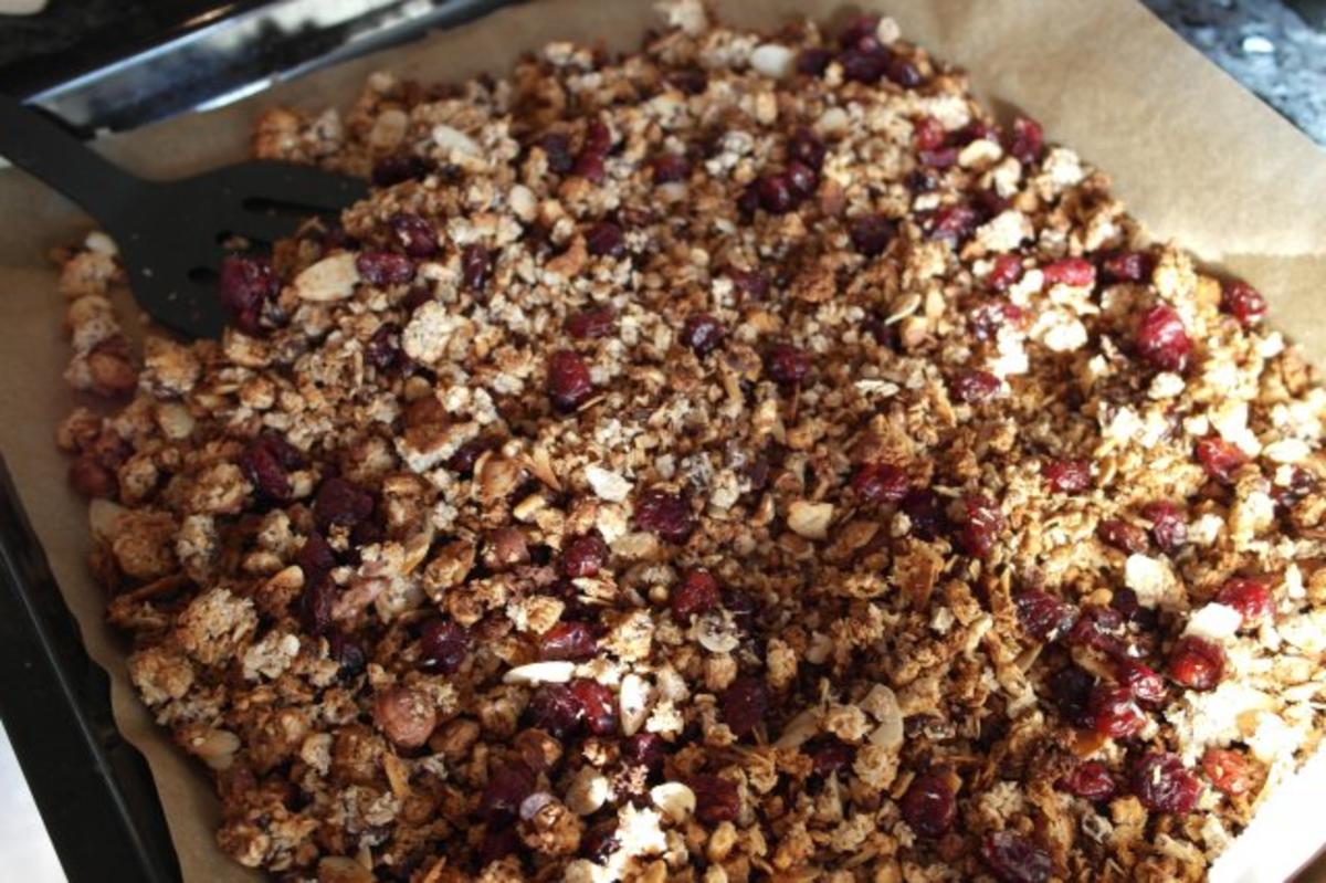 Granola - Knuspermüsli zum Frühstück oder Brunch - Rezept - Bild Nr. 2